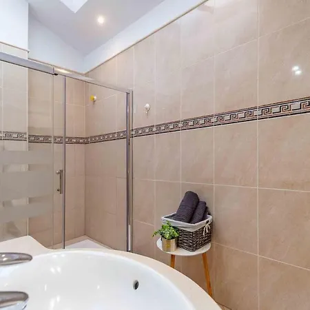 Luxury Sea View Penthouse - Apartment