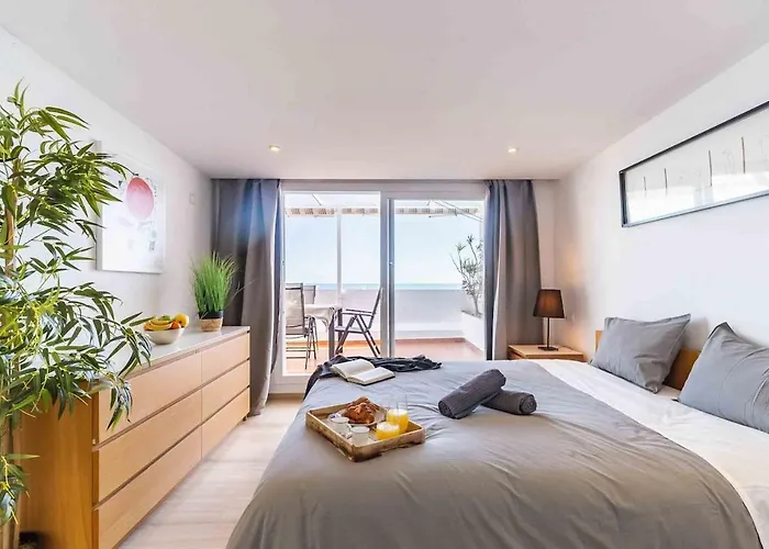 Luxury Sea View Penthouse - *