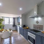 Luxury Sea View Penthouse - דירה *