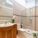 Luxury Sea View Penthouse - דירה *
