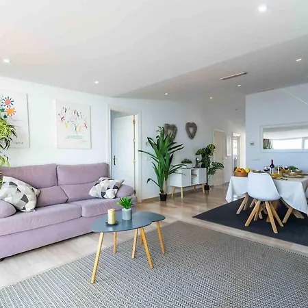 Luxury Sea View Penthouse - פואנגירולה